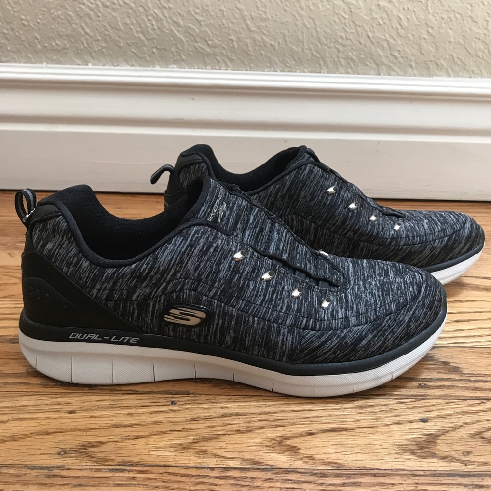 Sketchers Synergy Slip On Sneaker